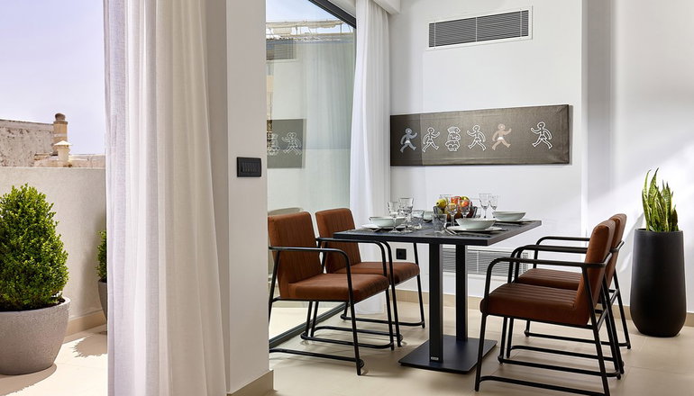 City Lion Apartments & Lofts