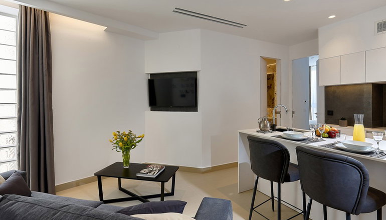 City Lion Apartments & Lofts