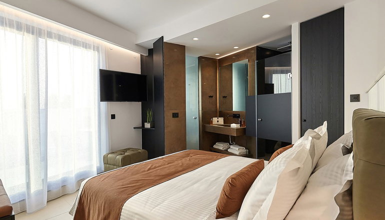 City Lion Apartments & Lofts
