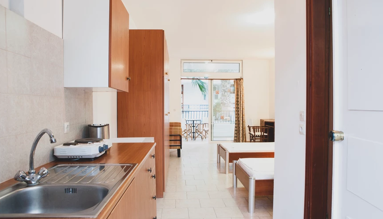 Coliseum Studios & Apartments