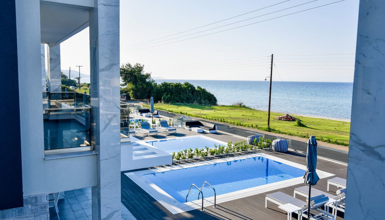 Crystal Villas and Suites - Πολύχρονο, Χαλκιδική