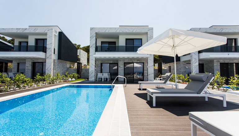 Crystal Villas and Suites - Πολύχρονο, Χαλκιδική