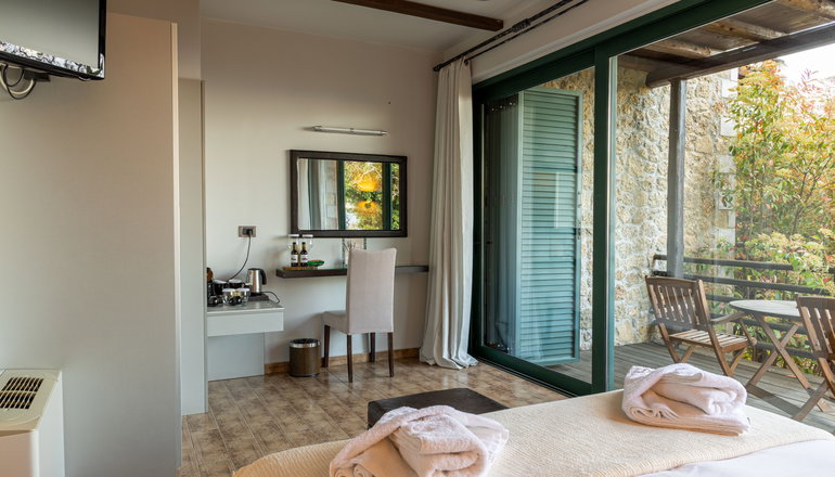 Vathyskia Guesthouse - Κάτω Τρίκαλα Κορινθίας