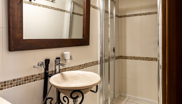 Vathyskia Guesthouse - Κάτω Τρίκαλα Κορινθίας