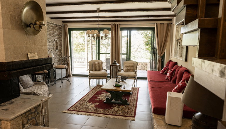 Vathyskia Guesthouse - Κάτω Τρίκαλα Κορινθίας