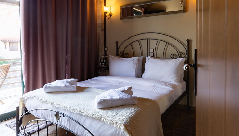 Vathyskia Guesthouse - Κάτω Τρίκαλα Κορινθίας