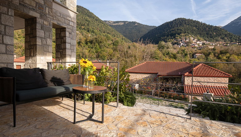 Evora Suites - Γαύρος, Καρπενήσι