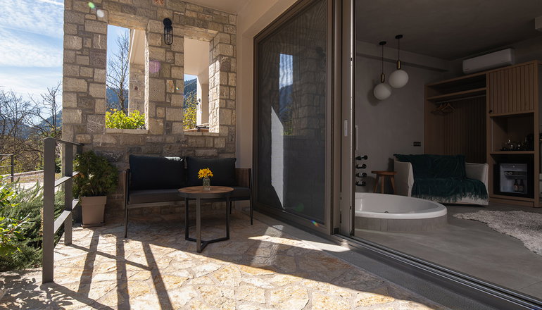 Evora Suites - Γαύρος, Καρπενήσι
