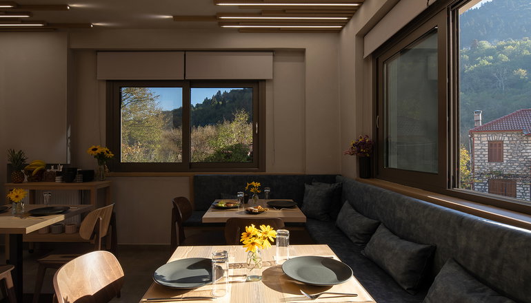Evora Suites - Γαύρος, Καρπενήσι