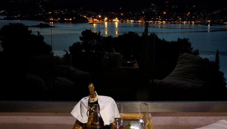 Core Luxury Suites - Σκιάθος