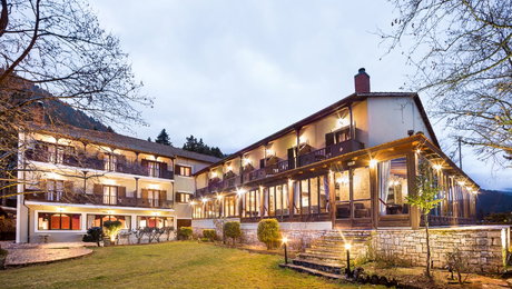 Country Club Hotel & Suites - Μικρό Χωριό, Καρπενήσι