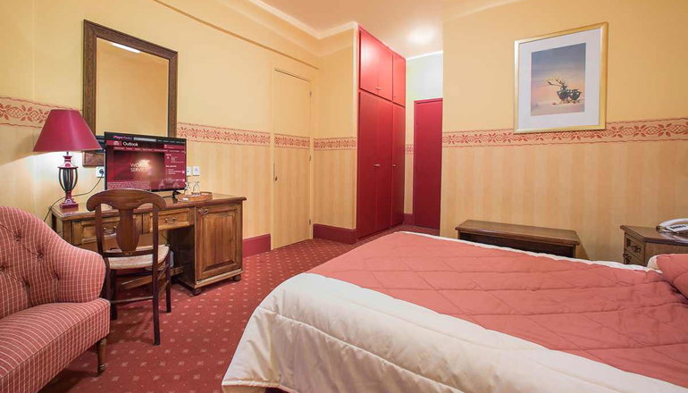 Country Club Hotel & Suites - Μικρό Χωριό, Καρπενήσι