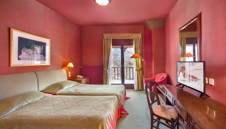 Country Club Hotel & Suites - Μικρό Χωριό, Καρπενήσι