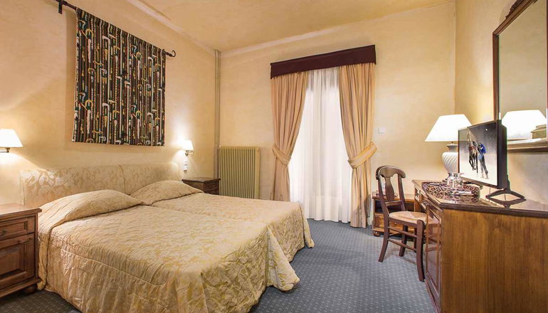 Country Club Hotel & Suites - Μικρό Χωριό, Καρπενήσι
