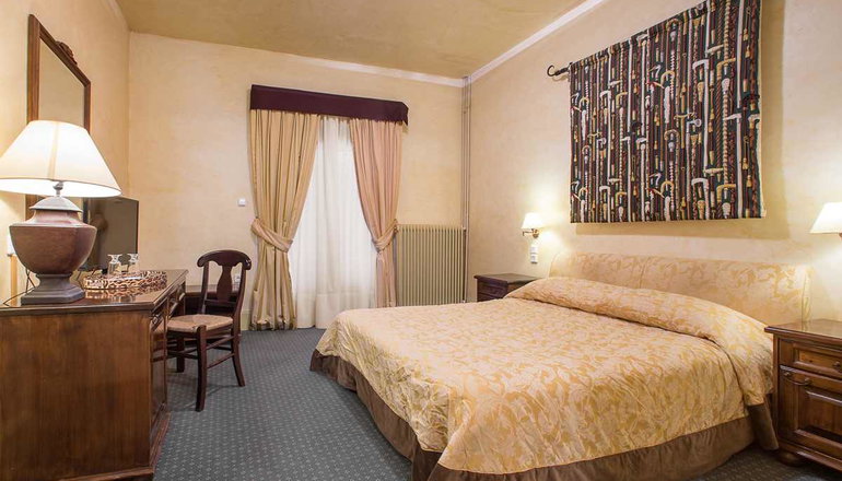 Country Club Hotel & Suites - Μικρό Χωριό, Καρπενήσι