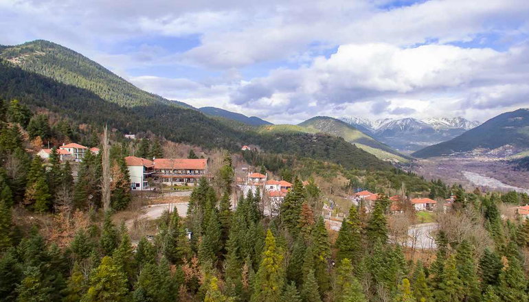 Country Club Hotel & Suites - Μικρό Χωριό, Καρπενήσι