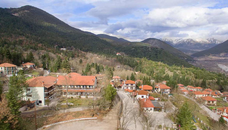 Country Club Hotel & Suites - Μικρό Χωριό, Καρπενήσι