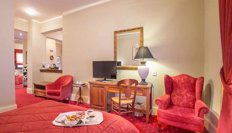 Country Club Hotel & Suites - Μικρό Χωριό, Καρπενήσι