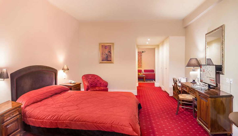 Country Club Hotel & Suites - Μικρό Χωριό, Καρπενήσι