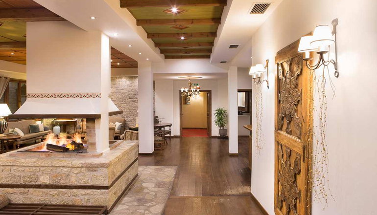 Country Club Hotel & Suites - Μικρό Χωριό, Καρπενήσι