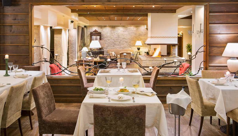 Country Club Hotel & Suites - Μικρό Χωριό, Καρπενήσι