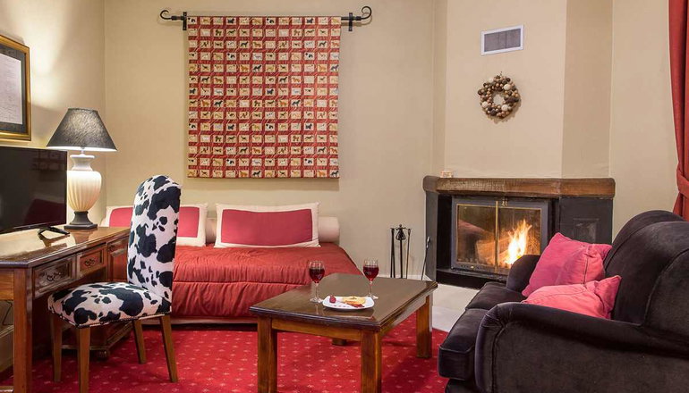 Country Club Hotel & Suites - Μικρό Χωριό, Καρπενήσι