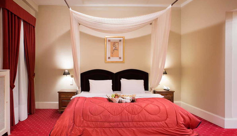 Country Club Hotel & Suites - Μικρό Χωριό, Καρπενήσι