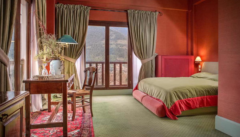 Country Club Hotel & Suites - Μικρό Χωριό, Καρπενήσι