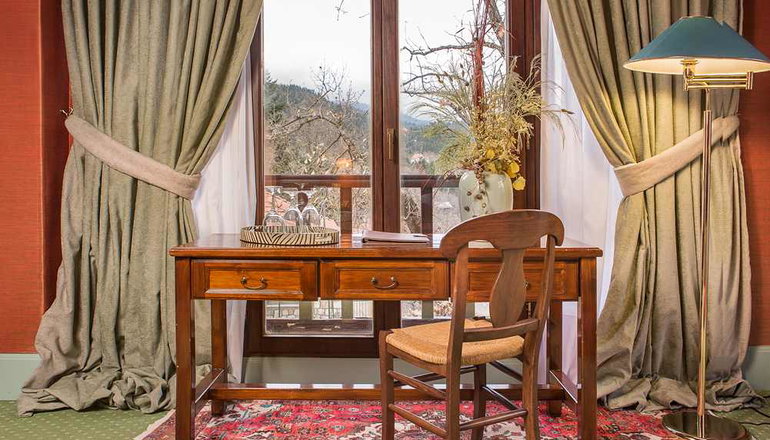 Country Club Hotel & Suites - Μικρό Χωριό, Καρπενήσι
