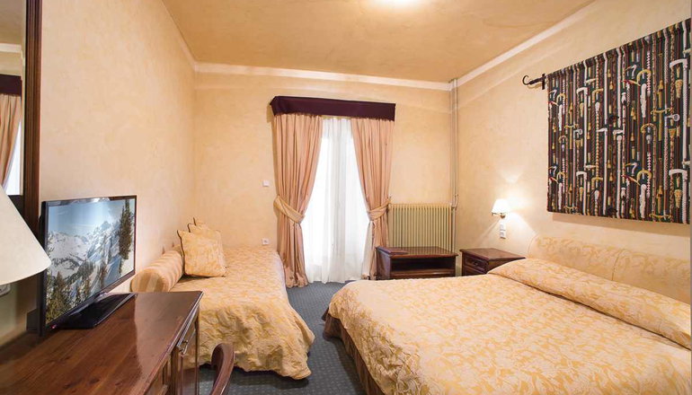 Country Club Hotel & Suites - Μικρό Χωριό, Καρπενήσι