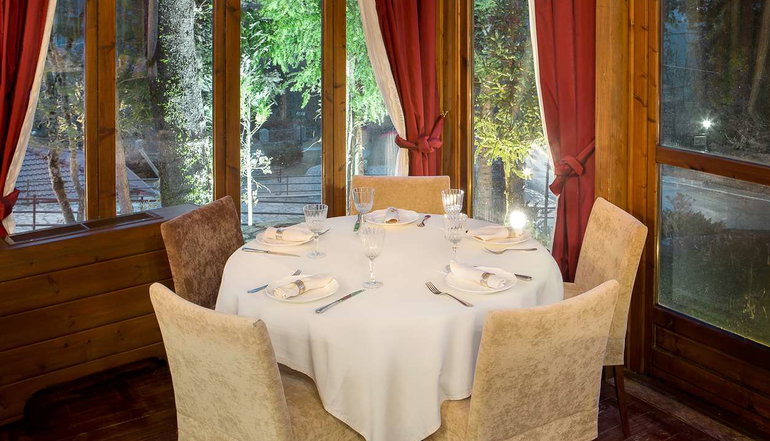Country Club Hotel & Suites - Μικρό Χωριό, Καρπενήσι
