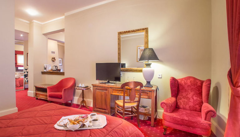 Country Club Hotel & Suites - Μικρό Χωριό, Καρπενήσι