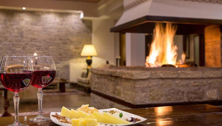Country Club Hotel & Suites - Μικρό Χωριό, Καρπενήσι