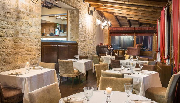 Country Club Hotel & Suites - Μικρό Χωριό, Καρπενήσι