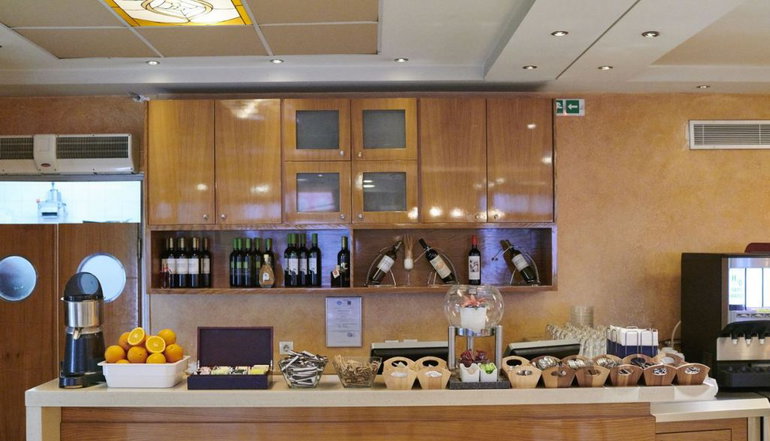 Crystal City Hotel