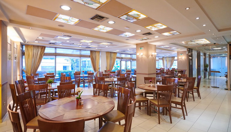 Crystal City Hotel