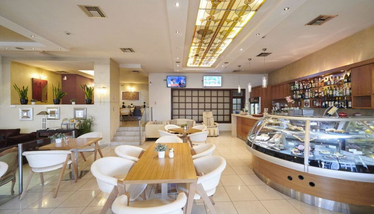 Crystal City Hotel