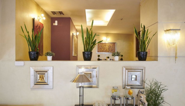 Crystal City Hotel