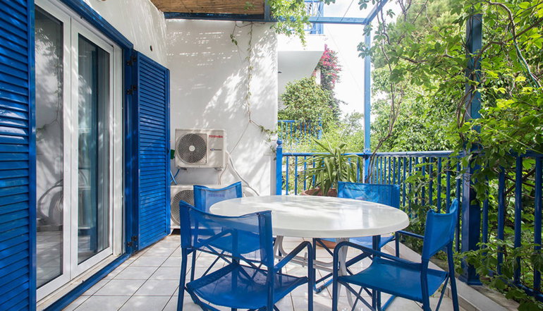 Daphne's Club Hotel Apartments