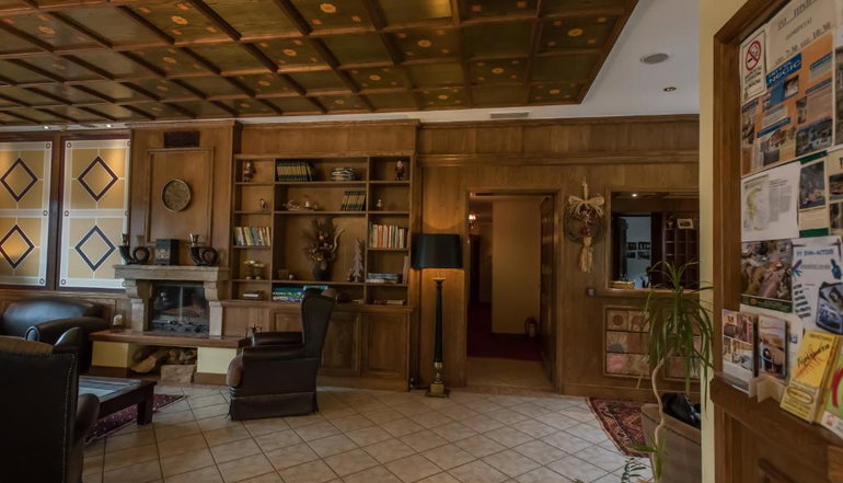Deluxe Hotel Anesis