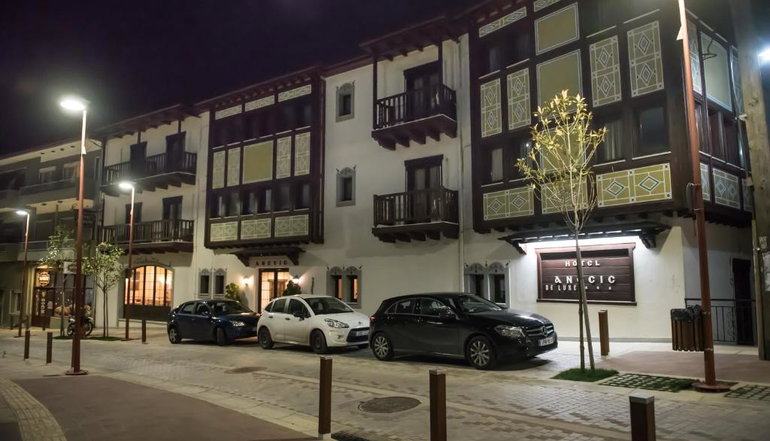 Deluxe Hotel Anesis