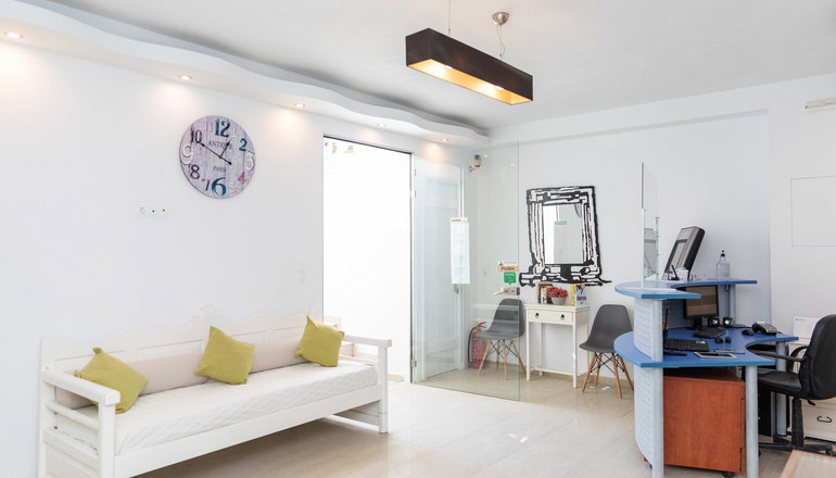 Depis Place Studios & Apartments