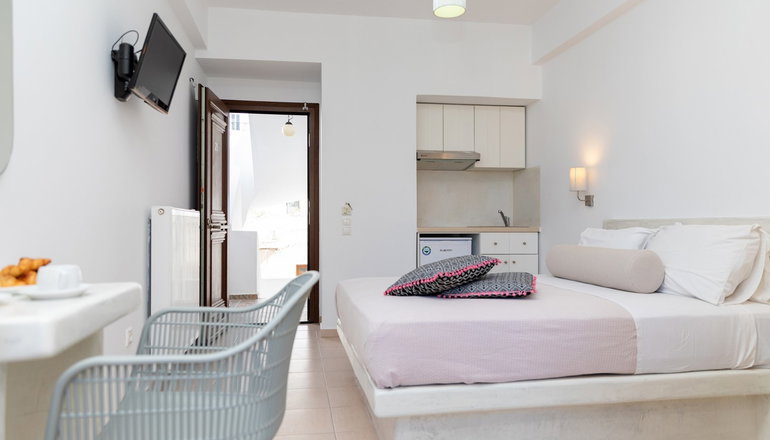 Depis Place Studios & Apartments