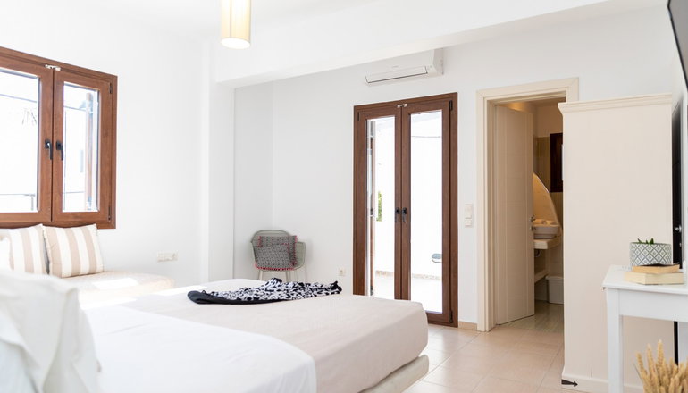 Depis Place Studios & Apartments