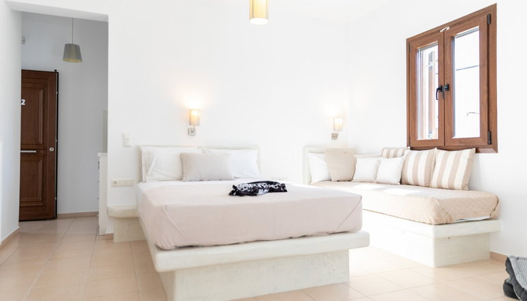 Depis Place Studios & Apartments
