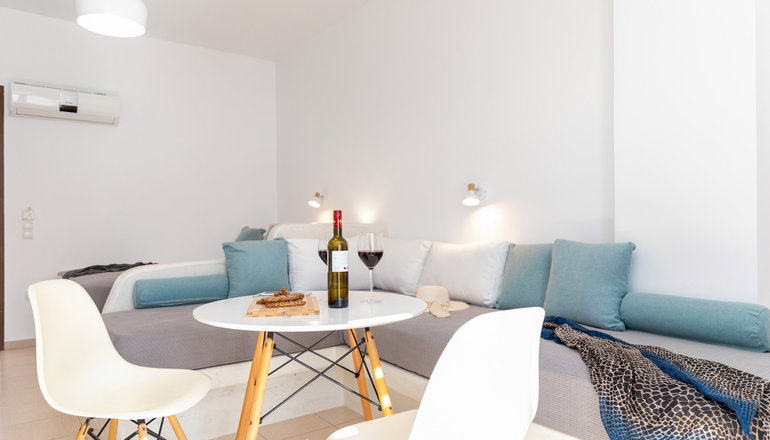 Depis Place Studios & Apartments