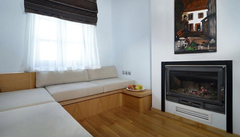 4* Dilofo Hotel Luxury Suites