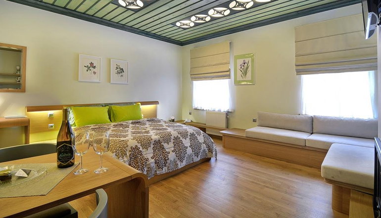 4* Dilofo Hotel Luxury Suites