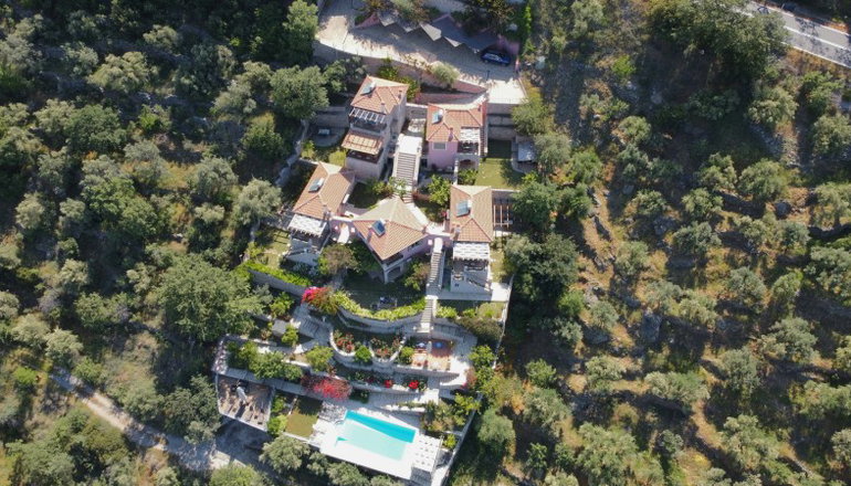 Dio Guesthouses Leonidio