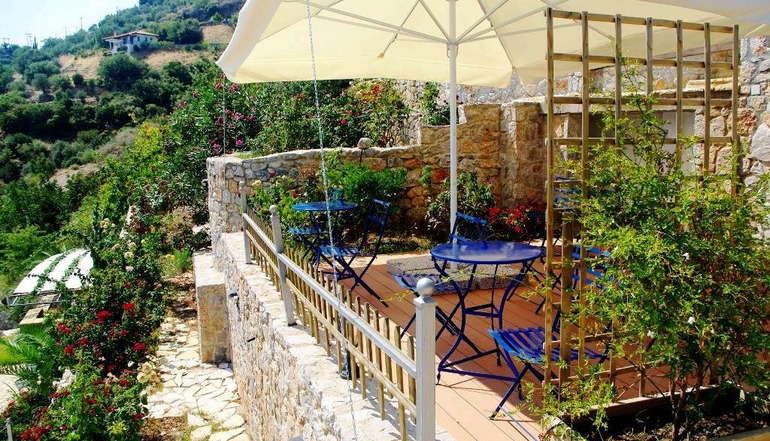 Dio Guesthouses Leonidio